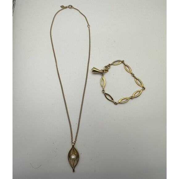 Vintage Sarah Coventry Gold Tone Necklace‎ And Bracelet Lot - Picture 1 of 8